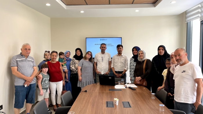 Büyükşehir’in Gonca Engelsiz Yaşam Merkezi’nde down sendromlu bireylere ve ailelerine yönelik beslenme eğitimi düzenlendi